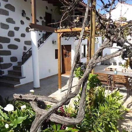 La Casa De Arriba, Tradicional Countryside In Teror, Gran Canaria